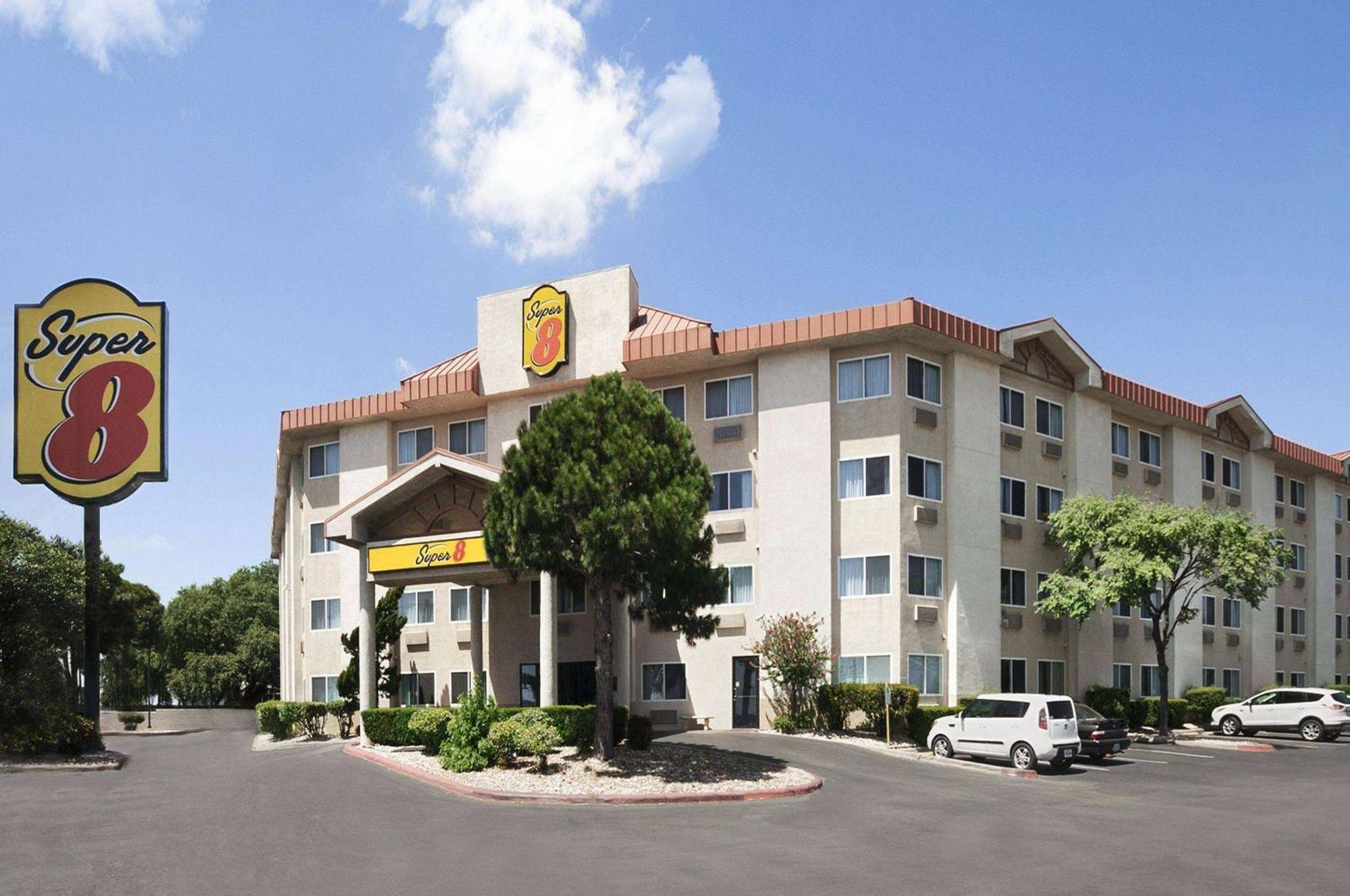 Super 8 By Wyndham Austin North/University Area Zewnętrze zdjęcie