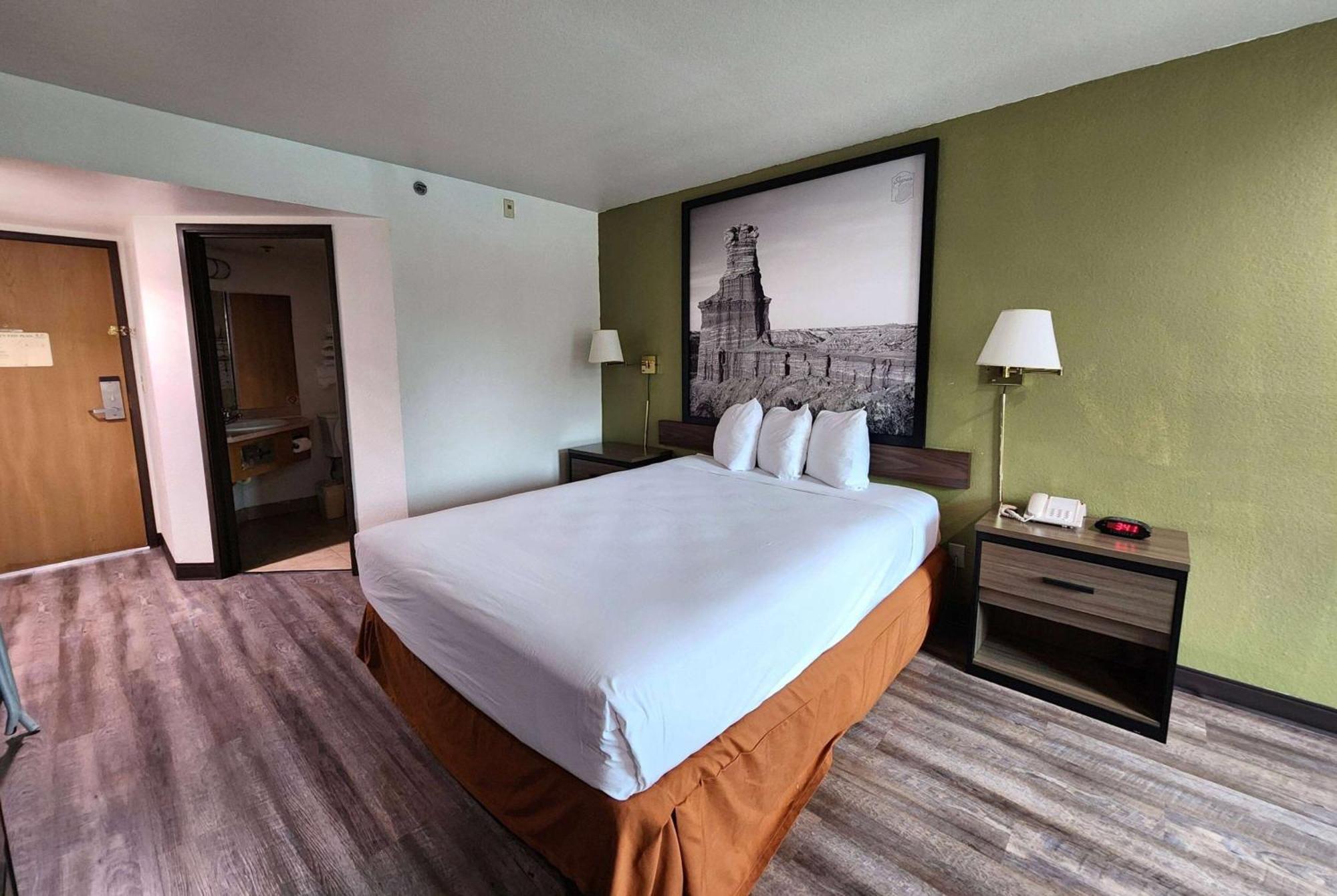 Super 8 By Wyndham Austin North/University Area Zewnętrze zdjęcie