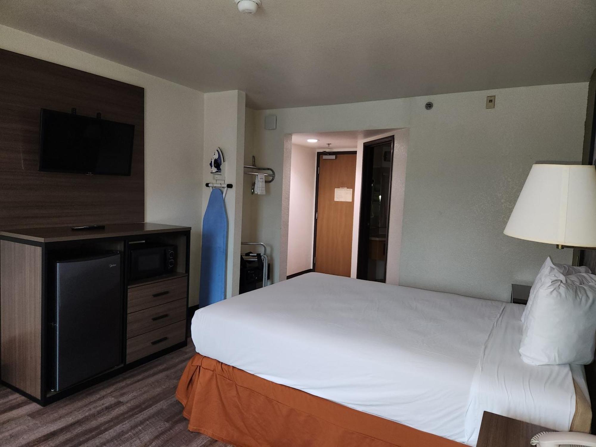 Super 8 By Wyndham Austin North/University Area Zewnętrze zdjęcie
