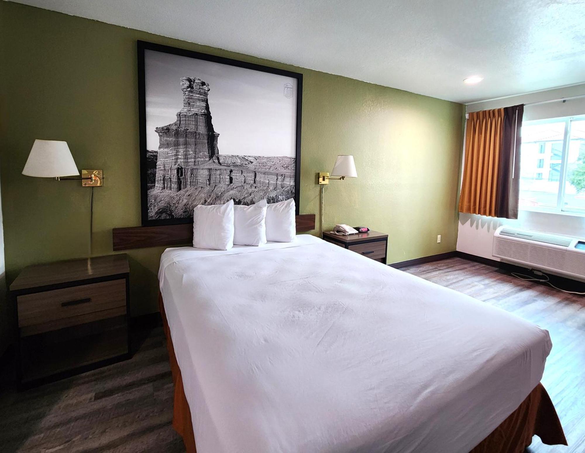 Super 8 By Wyndham Austin North/University Area Zewnętrze zdjęcie