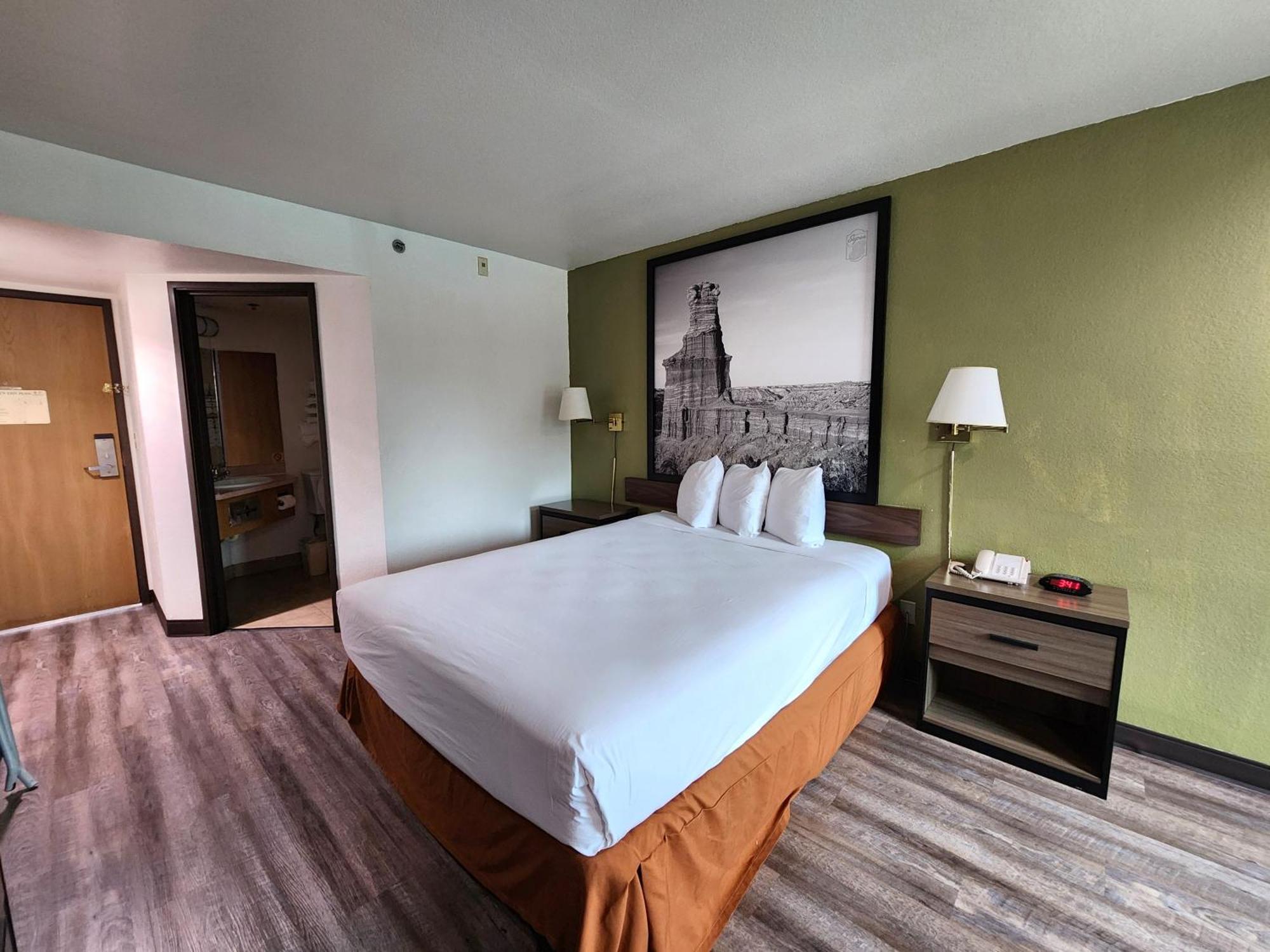 Super 8 By Wyndham Austin North/University Area Zewnętrze zdjęcie