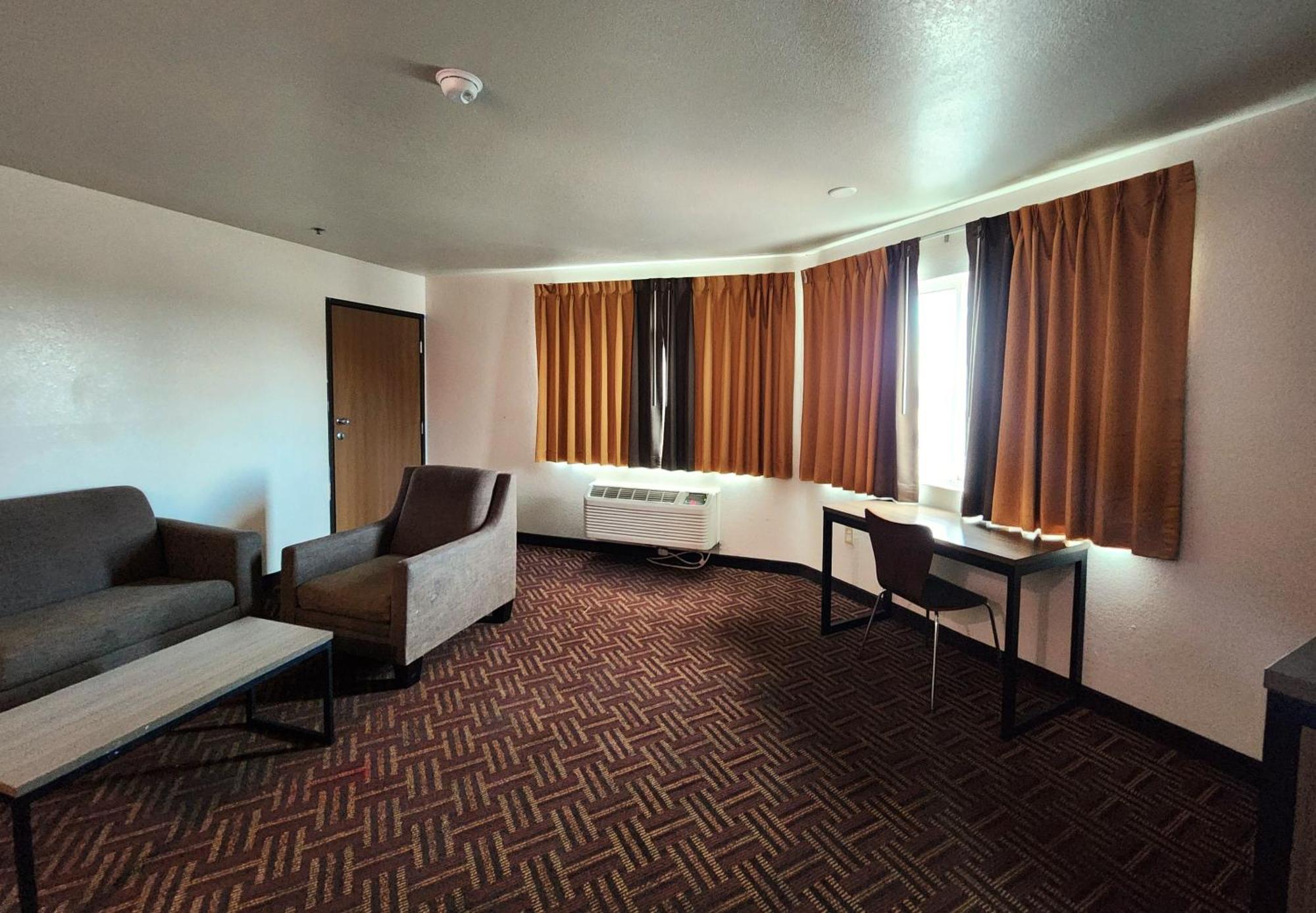 Super 8 By Wyndham Austin North/University Area Zewnętrze zdjęcie