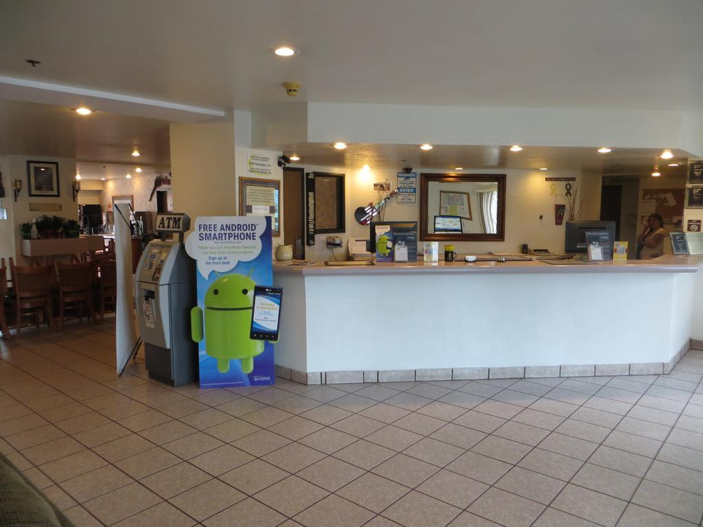 Super 8 By Wyndham Austin North/University Area Zewnętrze zdjęcie